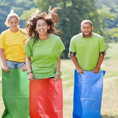 4pcs/Set Two-Person Three-Legged Jumping Sack Game Set, Outdoor Family Party Competition Toy, Suitable For Carnival, Lawn Party, Camping, Christmas, Halloween, Birthday Gifts (Random Color)