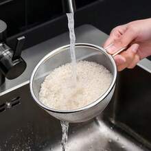 Rổ lọc thức ăn bằng thép không gỉ dùng để đánh trứng, lọc gạo, đựng nước sốt, có tay cầm, dụng cụ vắt khô thực phẩm, dụng cụ nấu nướng. - Nhiều màu - Xem 2