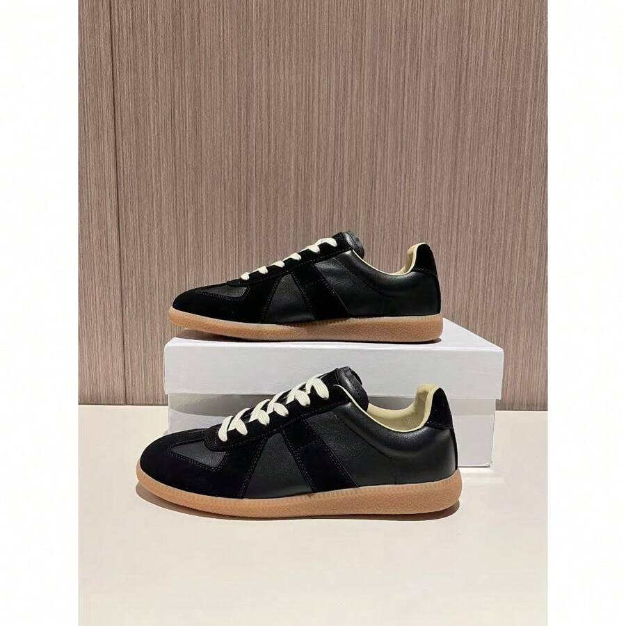 MM6 2026 New Unisex Couple Casual Leather Sneakers Lace Up White Shoes German Training Inspired Minimalist Design Comfortable Walking Shoes For Men And Women - 黑色 - 查看 1