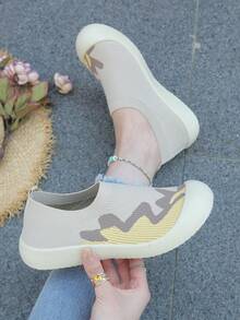 Van Skr 2026春夏新款针织网面女鞋，软底轻便一脚蹬，学生/通勤透气鞋 - 米黃色 - 查看 3