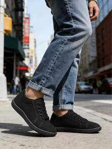 Zapatillas de lona de caña baja negras, ligeras y transpirables, con caja de puntera ancha y diseño de cordones, para uso casual diario de hombres en primavera/verano - Negro - Ver 11