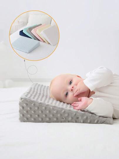 1 chiếc gối nghiêng mềm mại, thoải mái, thân thiện với da dành cho bé