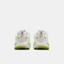 Giày thể thao cổ thấp Nike Vomero 18 (GS) HQ2157-110 dành cho thanh thiếu niên - trắng xanh lá cây - Xem 4
