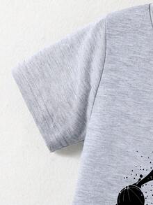 Conjunto casual diario de camiseta de manga corta con cuello redondo y estampado de sombras, y pantalones cortos para bebé niño - Gris - Ver 5