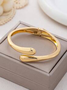 3pcs/1set Minimalist Gold-Tone Geometric Hollow Asymmetrical Water Drop Thick Textured Bangle Set, Suitable For Women, Solid Metal & Zinc Alloy Material - Yellow Gold - View 10