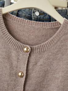 Cardigan Kancing Abu-abu Wanita - Cardigan Lengan Pendek Kasual Modis, Elastis, Siluet Bentuk H, Cocok untuk Musim Semi dan Musim Panas, Desain Detail Bergaris, Penutup Kancing, Kain Bernapas, Gaya Cardigan, Item Penting Musim Semi/Musim Panas - Unta - View 4