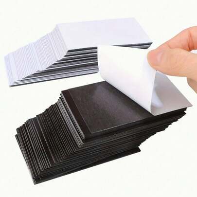 Miếng dán từ tính dẻo hình chữ nhật. Chúng tự dính, có thể tái sử dụng và không để lại cặn. Lý tưởng để sử dụng trên tủ lạnh, tường, bề mặt kính, đồ thủ công và trang trí tiệc tùng.