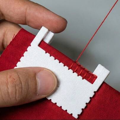 3pcs Sturdy Hinge Handheld Seam Finishing Tool | Includes 3 Sizes (3mm/4mm/5mm), With Puncture-Resistant Design, Double-Sided Guide Pins, Side Positioning Scale | Ergonomic Fabric Seam Enhancer, Sturdy Hinge