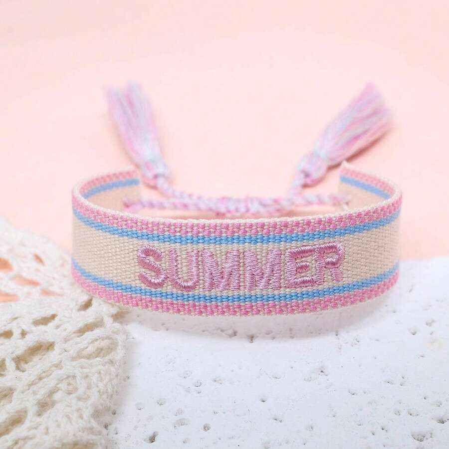 1条复古刺绣“SUMMER”字样手工编织波西米亚风手链,适合送给家人、朋友、学生,也适合旅行和派对佩戴。 - 彩色 - 查看 1