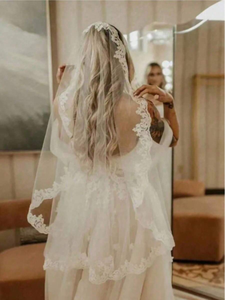1pc Lace Trim Bridal Veil With Built-In Metal Hair Comb, Luxury White Retro Veil, Suitable For Photography, Valentine's Day Gift, Couple Matching - Multicolor - View 1
