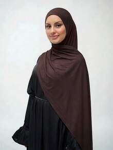 1件装速戴针织头巾，采用柔软透气、不易起球的面料制成。系带式头巾。适合穆斯林全年日常佩戴。 - 咖啡棕 - 查看 3