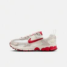 Nike Giày thể thao cổ thấp VOMERO 5 SE (GS) dành cho trẻ em IB5727-100 - trắng - Xem 1