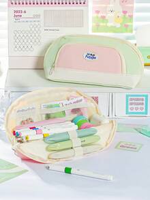 Estojo para lápis em tecido colorblock, com design de grande capacidade e vários bolsos, ideal para escola, escritório e viagens. Perfeito para estudantes, profissionais, homens e mulheres. Possui fechamento com zíper e é perfeito para guardar seus materiais escolares. - multicolorido - Ver 5