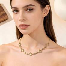 Lucky Five-Leaf Clover Cubic Zirconia Collarbone Necklace, Gold Hollow Layered Necklace, Niche Exquisite Commuter Versatile Choker Neck Chain - Multicolor - View 3