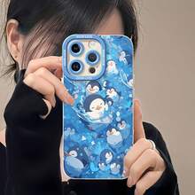 Lindos pingüinos azules nadando felices juntos. funda de teléfono Fundas compatibles con ,Apple,VIVO,OPPO,,, y Honor.Fabricadas en silicona TPU,ofrecen protección contra golpes y caídas. - Blanco - Ver 6