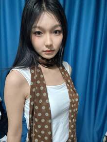 1条棕色波点图案围巾，多功能领带，2026新款时尚女装配饰，适合日常搭配，可用作头巾、连衣裙或外套领口装饰。 - 彩色 - 查看 10