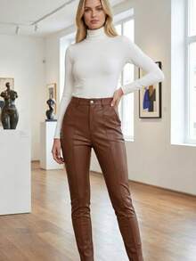 ADD MODA REF PK0912 CALÇA DE COURO DESIGN DE LINHA CENTRAL QUE AFINA A SILHUETA - Marrom - Visão 5