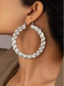 1 Đôi bông tai kim loại họa tiết nổi dành cho nữ, thích hợp để đeo hàng ngày - Vàng - Xem 6