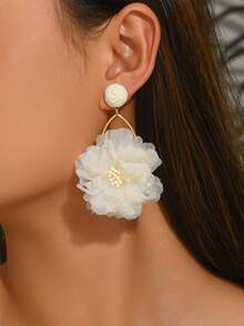 1 Pair Mori Style Sweet Fresh Floral Raffia Fabric Flower Tassel Earrings, Suitable For Women's Vacation And Daily Wear - White - View 3