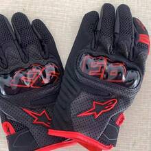 Alpinestars SMX-1 AIR V2 摩托车手套，超细纤维皮革碳纤维材质，适用于骑行、摩托车、越野摩托车、自行车，透气防护，耐磨，触屏操作，男女通用 - 紅色 - 查看 8