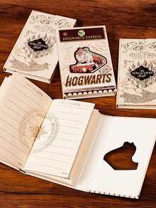 Harry Potter 哈利波特创意笔记本，魔法世界冒险之旅！哈利波特主题日记本，精装可折叠设计，包含活点地图、对角巷和特快列车等元素，是写作、素描和收藏的理想之选，也是粉丝礼物、生活记录、读书俱乐部礼物、毕业季礼物和生日礼物的完美选择。 - 彩色 - 查看 6