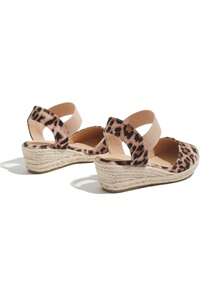 Giày đế xuồng thời trang dành cho nữ, mũi kín, chất liệu nhung, quai chun đơn, dây buộc bằng vải lanh nhẹ. - Beo - Xem 4