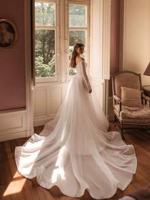 Whimsical Off-The-Shoulder Sweetheart Lace & Tulle A-Line Wedding Dress With Floor-Length Train, Wedding Dresses For Bride, Elegant And Comfortable, Includes Plus Sizes, Bridal Gown, Formal Dresses For Women, Suitable For Wedding, Party, After-Party Dress, Cocktail Party, Bride, Formal Occasions, Dinner Dress, Prom Dress, Birthday Party, Celebration, Gala, Festival, Ceremony, Graduation, Homecoming Dress, Vacation, White - trắng - Xem 3