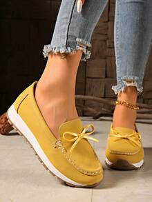 Metal Chain Decor Slip-On Shoes, Fashionable Women's Loafers, Retro British Style, Comfortable Casual/Work Wear - Yellow - View 2