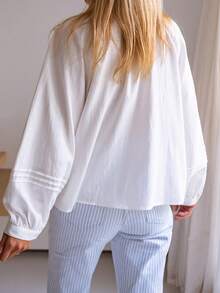 Look Polly 女士春夏法式柔和纹理棉质镂空蕾丝花边荷叶边泡泡袖衬衫白色休闲度假装 - 白色 - 查看 2