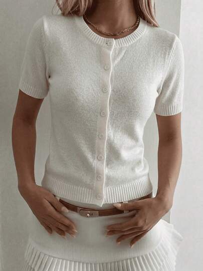 Minimalist Beyaz Kısa Kollu Hırka, Kadınlar İçin Vücuda Oturan Kısa Örgü Üst