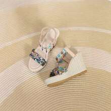 Giày sandal đế xuồng nữ họa tiết hoa, đính cườm, tua rua, hở mũi, chất liệu rơm, thích hợp cho kỳ nghỉ hè. - màu đen - Xem 4