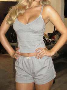 Bộ 2 món mùa hè gợi cảm gồm áo hai dây cổ chữ V và quần short rộng. - Xám - Xem 7