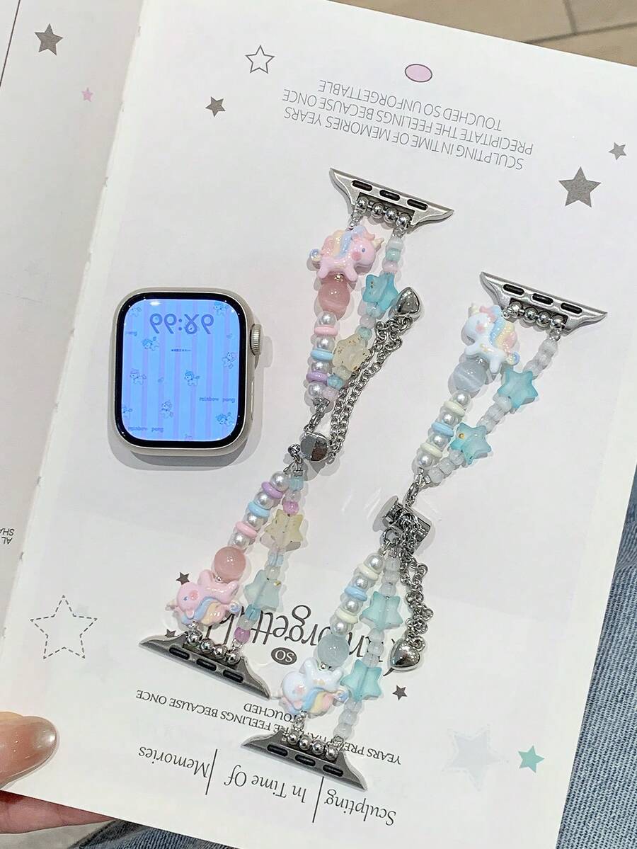 1条彩色可爱阳光小马手链表带，兼容 Series 1/2/3/4/5/6/7/8/SE/Ultra，尺寸可选38mm/40mm/41mm/42mm/44mm/45mm/46mm/49mm，适合春、夏、秋、冬四季佩戴，也适合办公、运动、聚会、约会等场合。是送给妻子、妈妈、情侣的绝佳礼物，尤其适合感恩节、生日等节日。佩戴方便，时尚美观，价格实惠，无需工具即可安装。