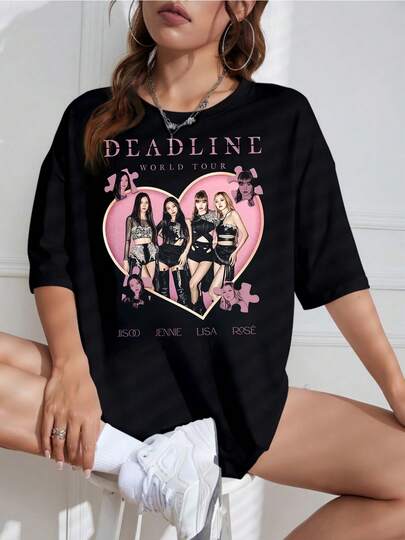 2026: Retro Deadline 2025 World Tour Graphic T-Shirt - Black With Pink Heart And Member Photos, Short Sleeves - Made From Pure Cotton, It's Soft And Breathable, Suitable For Both Men And Women. This Casual Shirt Is Perfect For All Seasons And Makes A Stylish Souvenir. It's Ideal For Everyday Wear, Urban Fashion Enthusiasts, And Music Lovers.