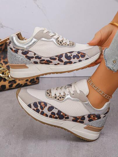 Giày thể thao chạy bộ nữ đế dày hai màu phối tương phản mới nhất năm 2026, chất liệu mềm mại, nhẹ và thoải mái.