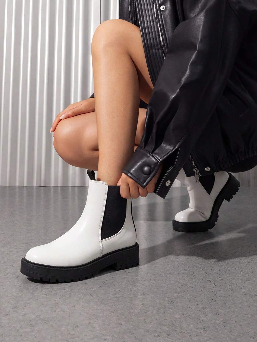 Women's Chelsea Ankle Boots Fashionable Low Heel With Lug Sole Platform And Featuring Detailed Sitching Slipon Design Includes Elastic Gore Insets And A Heel Loop Short Booties - 白色 - 查看 1