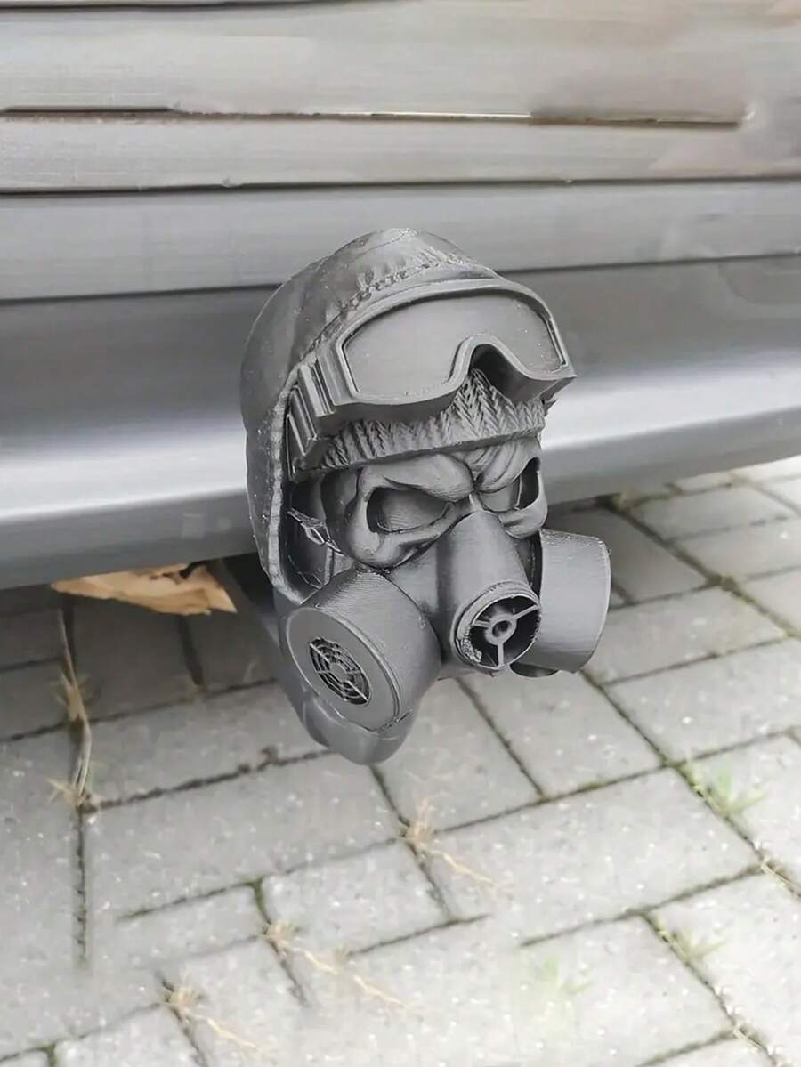 YAIUZGOO Cubierta de enganche de remolque del apocalipsis zombi gótico - Diseño interesante de máscara de gas y casco, se ajusta a remolques, camiones, motocicletas - Bola de acoplamiento resistente con accesorios de estilo de calavera, superficie texturizada, accesorio automotriz, regalo