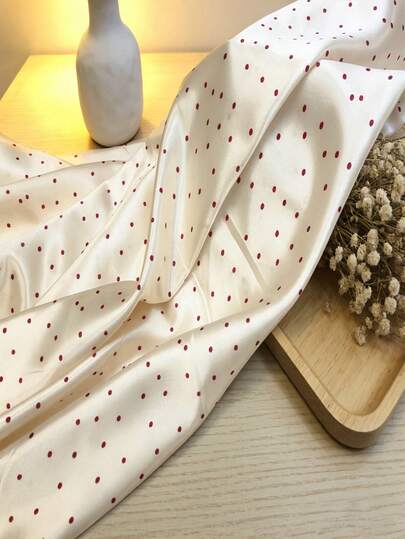 1 pieza Tela de satén con estampado de lunares blancos y rojos asimétricos, material de tela de moda adecuado para proyectos DIY, vestidos, cheongsam y ropa tradicional china