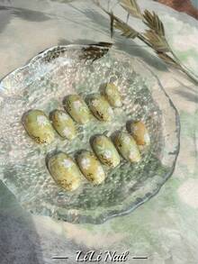 10片手工亚克力美甲贴片，短款，椭圆形，粉色，绿色，甜美粉嫩，闪粉点缀，渐变色，手绘，花朵图案，可爱美甲，价格实惠，美甲用品，可重复使用，含美甲工具，适合夏季、春季，日常通勤、派对及办公场合的理想礼物 - 綠色 - 查看 5