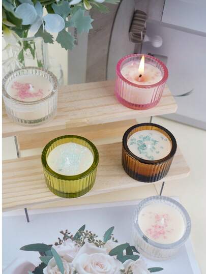 Velas votivas de cristal con brillo y acanaladas, velas aromáticas de cera de soja artesanales y hechas a mano con cristales, velas aromáticas de colores perfectas para la decoración del hogar, regalos de boda y meditación. Vienen en vasos de vidrio acanalados verticales vintage, con cristales de strass, ideales como ayudas para el sueño y alivio del estado de ánimo, excelentes para yoga, meditación y spa, adecuadas para sesiones. ¡Perfectas para el Día de San Valentín, el Día de la Madre, Navidad y la temporada de graduación!