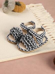 1 par de sandalias con volantes versátiles y de moda, zapatos de suela blanda adecuados para bebés y niños pequeños, apropiados para salidas y vacaciones - Negro - Ver 2