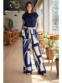 Printed Wide-Leg Pants In Viscose Linen, High Waist, With Pockets, Lining And Tie Detail. - Pantalones anchos con estampado geométrico azul - Ver 2