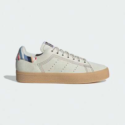 Adidas 女士经典帆布运动鞋，时尚休闲运动鞋，IE0384