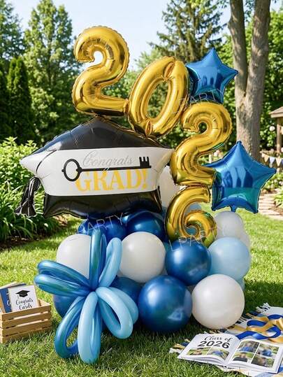 Bộ 67 bóng bay trang trí tiệc tốt nghiệp năm 2026. Gồm bóng bay hình mũ tốt nghiệp màu đen trắng, bóng bay hình ngôi sao màu xanh dương 18" và 10", bóng bay chữ "2026" màu vàng 16", bóng bay cao su màu xanh kim loại/xanh nhạt/trắng 10", thích hợp cho lễ tốt nghiệp, trang trí cổng bóng bay theo chủ đề tốt nghiệp.