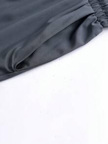 بنطال جوجر نسائي بلون موحد خفيف الوزن وكاجوال، خصر مطاطي برباط سحب مع جيوب مائلة، ملابس صيفية/خريفية، مناسب للمنزل والاستخدام اليومي والشارع والرياضة والتنقل، هدية للصديقة - رمادي - مشاهدة 7
