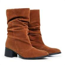 Women's Slouch Boot With Wrinkled Detail In Synthetic Suede - Elegance And Premium Quality - Camel - View 2