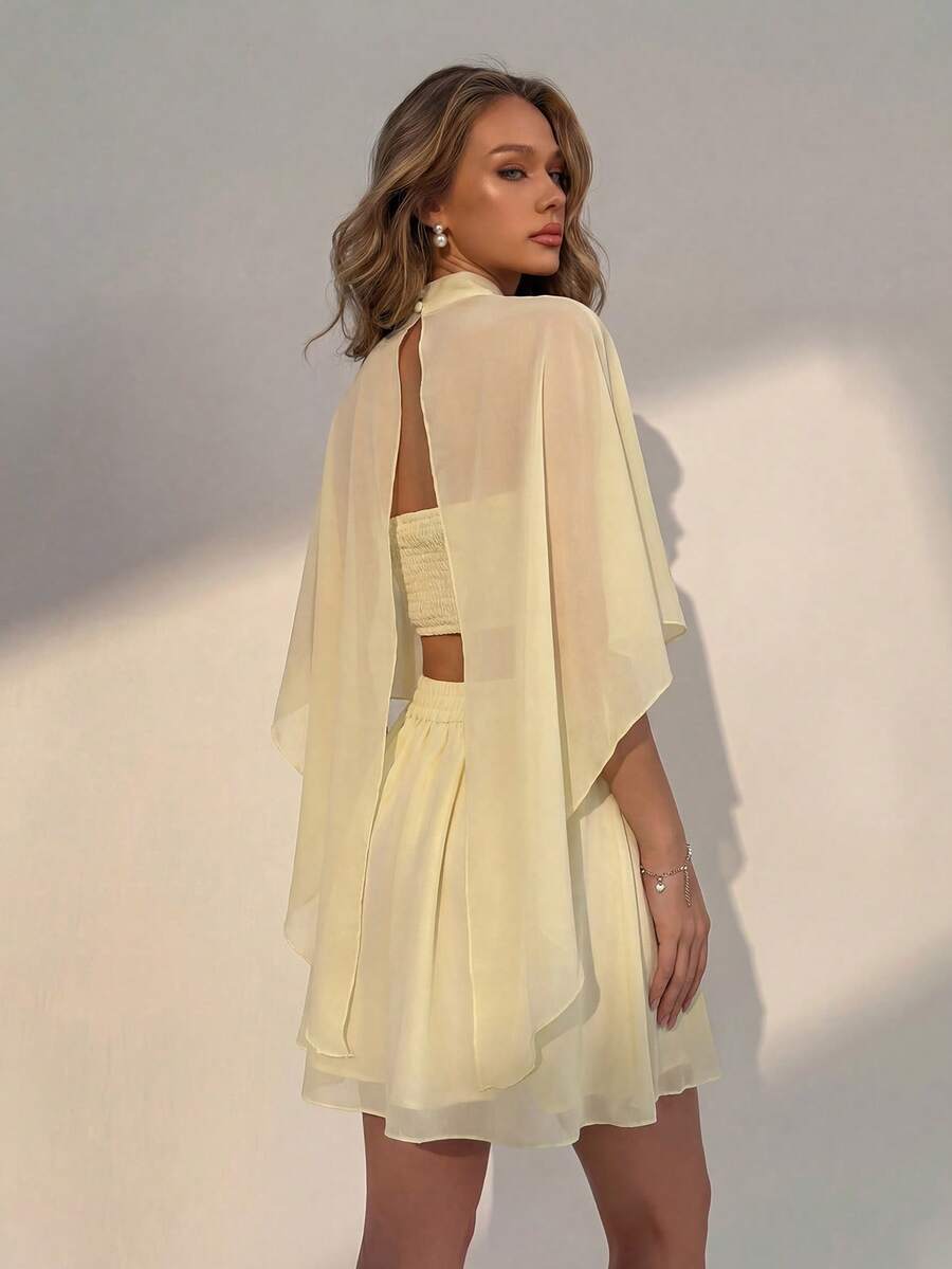 女士三件套休闲套装（百搭款式）：不对称披肩上衣、褶皱抹胸上衣、高腰阔腿褶皱裤——休闲优雅度假风，适合海滩度假、夏季郊游、海边漫步、休闲聚会等场合。 - 淡黃色 - 查看 1