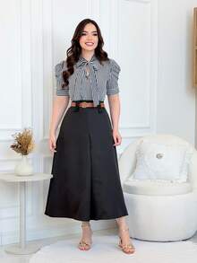 Short-Sleeved Striped Blouse With Puff Sleeves, Bow, And Button. - Black - View 2