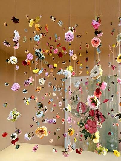 26PCS Bohemian Style Artificial Flower Window Curtain, 1.18in–3.93in (Random Delivery). Vibrant Hanging Floral Decor With Random-Color Floating Petals, Creating A Beautiful Rain-Fall Waterfall Effect. Perfect For Spring, Outdoor Weddings And Various Festive Decorations. Battery-Free Design.