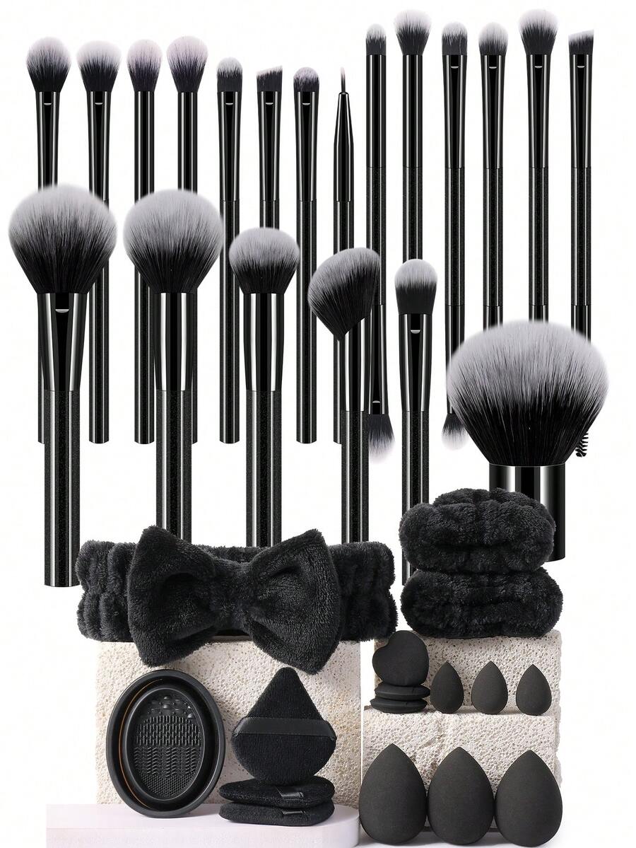 Bộ dụng cụ trang điểm 36 món bao gồm: 20 bộ cọ trang điểm + 3 bông mút trang điểm + 3 bông mút trang điểm mini + 3 bông phấn tam giác + 3 bông phấn dạng cushion mini + 2 dây đeo bát đựng phấn + 1 băng đô + 1 dụng cụ vệ sinh cọ trang điểm. - màu đen - Xem 1